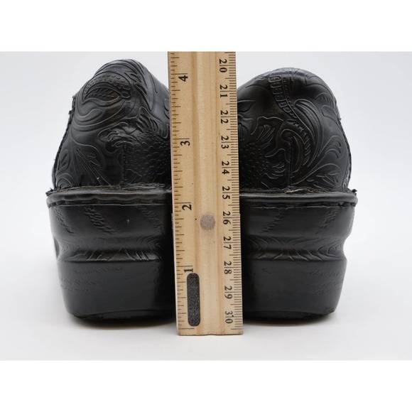 Boc Clogs Womens 6 Black Faux Leather Embossed Tooled Slip On Comfort Shoes - Picture 9 of 11